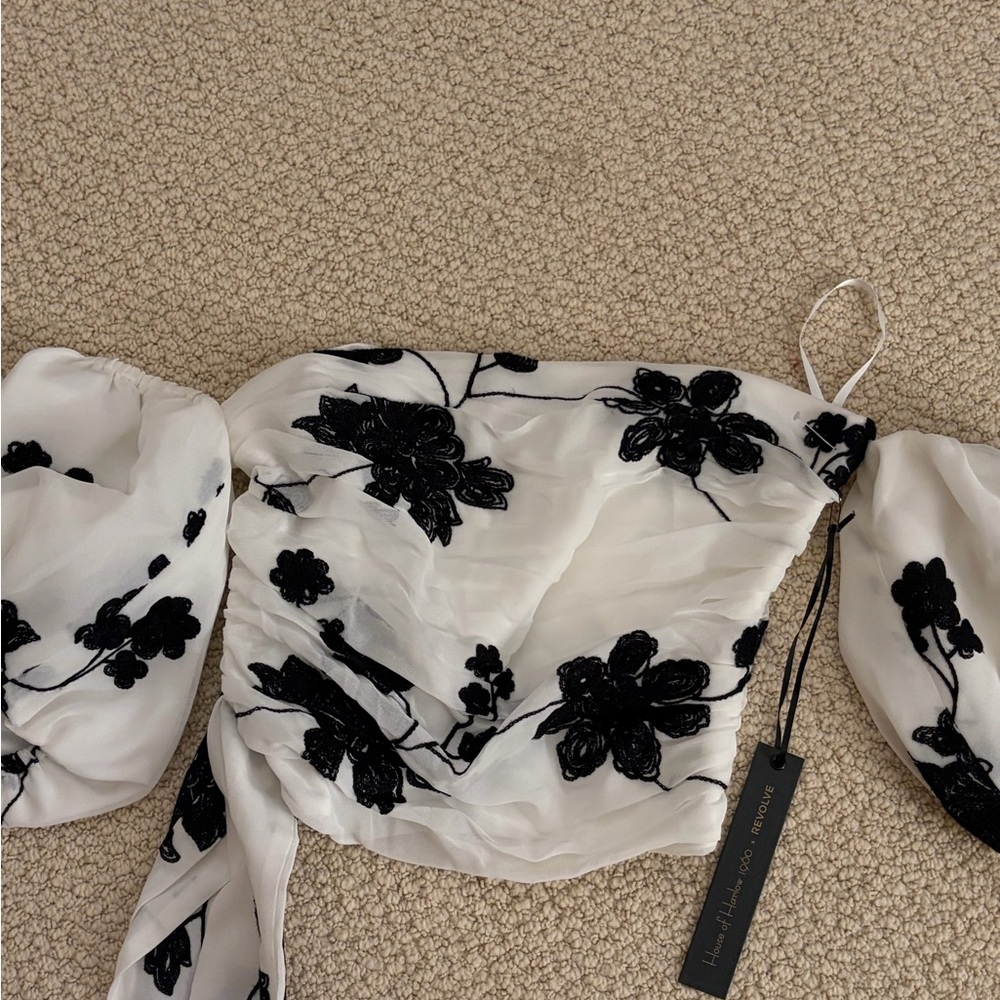 House of Harlow 1960 Black Floral on White Blouse